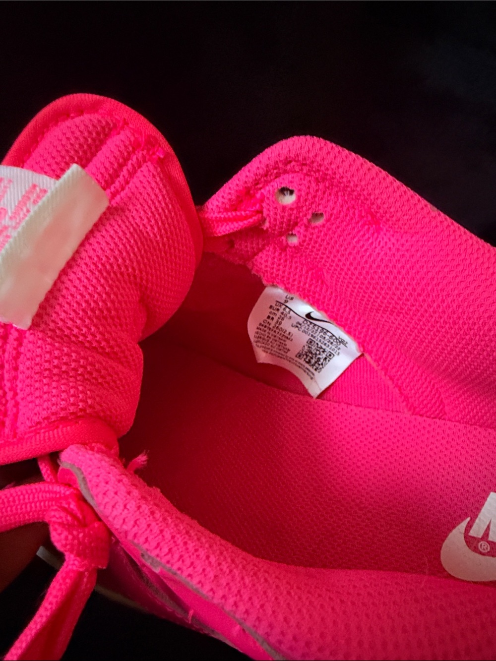Nike Size 9 **HOT PINk** - Picture 4 of 5